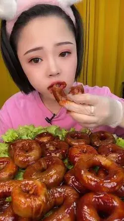 ASMR & MUKBANG