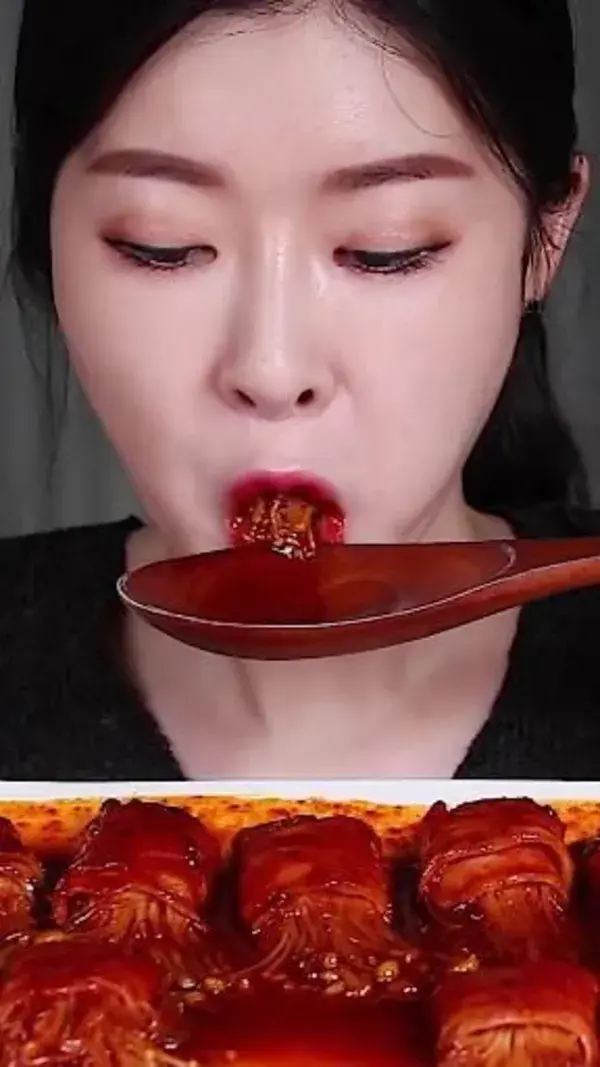 ASMR & MUKBANG