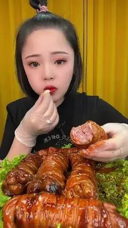 ASMR & MUKBANG