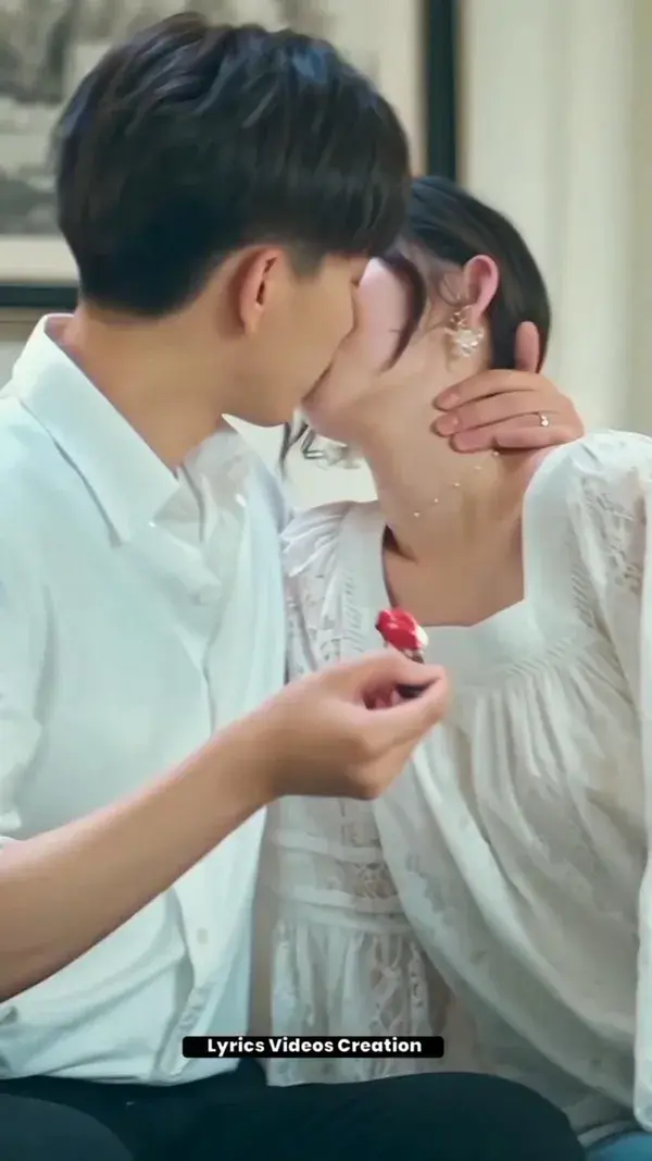 Korean Boy and Girl Kiss 😘