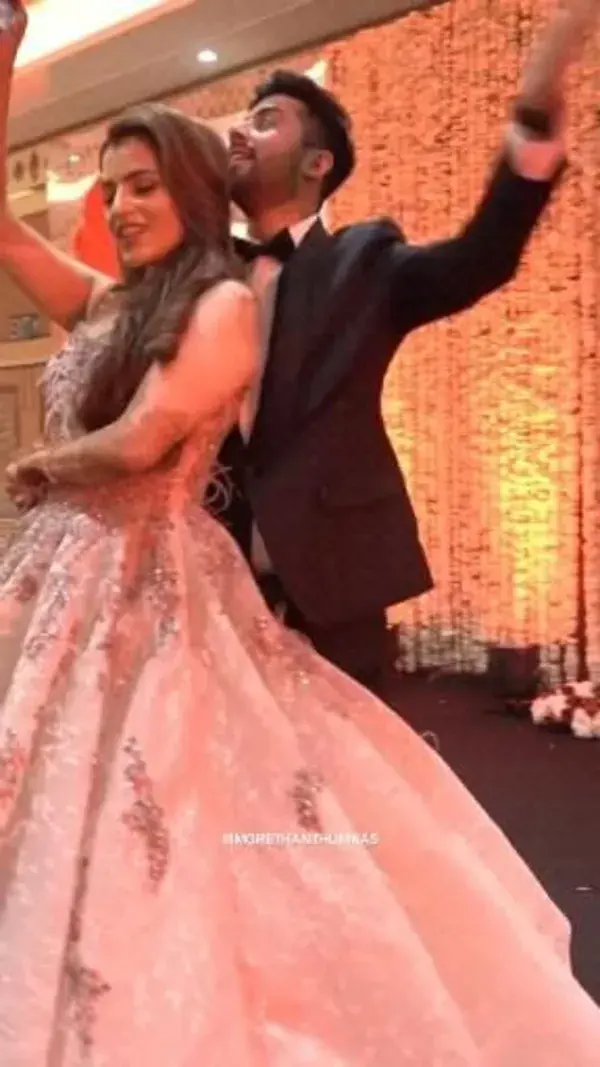 Adorable Slow Dance on First Dance Song Duniyaa