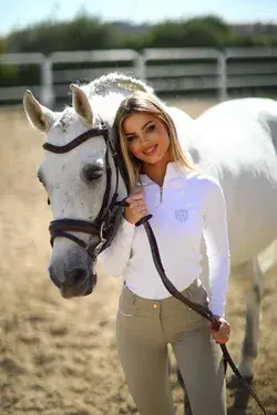 Beige breeches horse outfit full grip knee grip