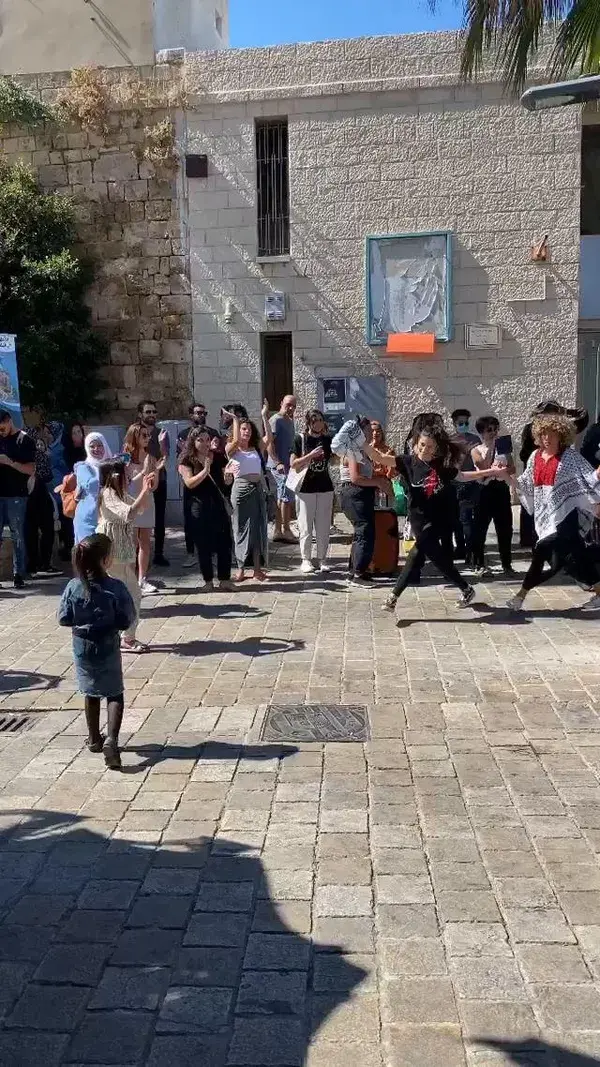 Palestinian Dabke performed in the middle of the Akka market 🇵🇸