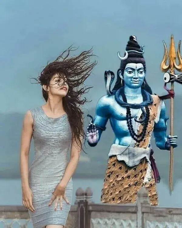 Mahadev Click photo girl