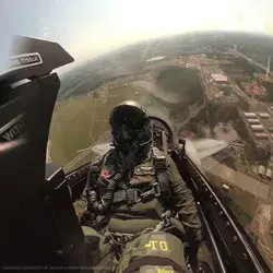 WARNING: You're gonna get a little dizzy! F-16 Pilot Cockpit View