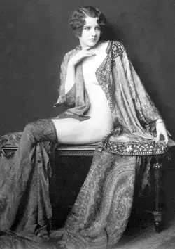 "Ziegfeld Follies - Jean Ackerman Monochrome Photo Print 02 (A4 Size - 210 x 297mm - 8.5\" x 11.75\")"