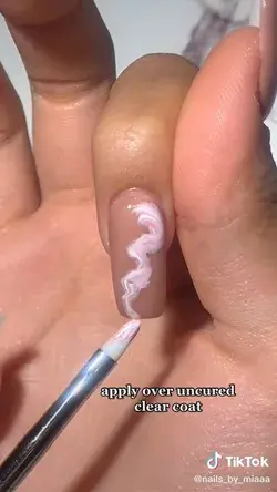 Stunning nail polish - marble nails  Credits:@nails_by_miaaa