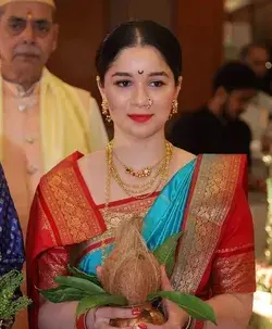 Sachin Tendulkar's Daughter, Sara Dazzles In A Bandhani Saree, Flaunts Her 'Marathi Mulgi' Look