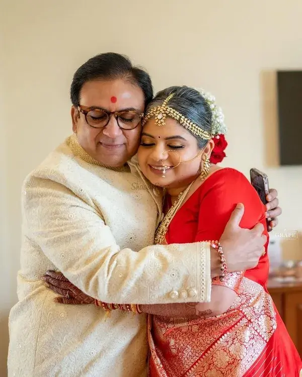 Dilip Joshi aka Jethalal's Daughter Flaunts Grey Hair At Wedding, Bashes Beauty Standards!