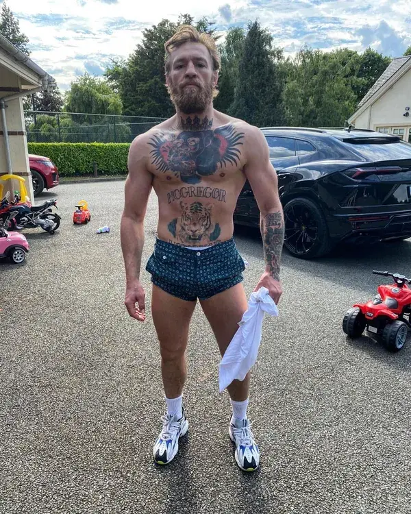 Conor McGregor Announces Retirement!