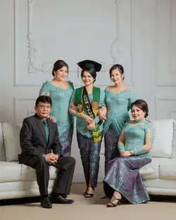 Ig annadwita366 #kebaya #kebayamodern #gaunpesta #gaunbridesmaid #bridesmaiddress #bridesmaid