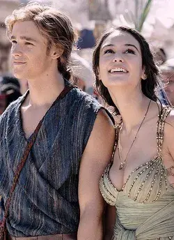 Gods of Egypt-Brenton Thwaites Courtney Eaton