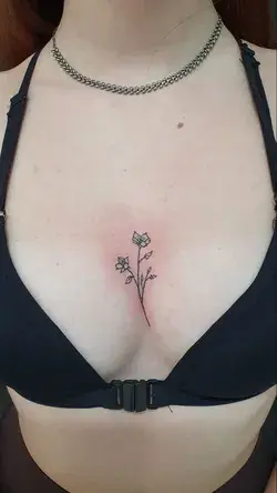 Tatuagem pequena feminina - Crescendo aos Poucos