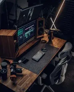 Dark Mood Setup Ideas For Your Inspiration & Minimalist Tech