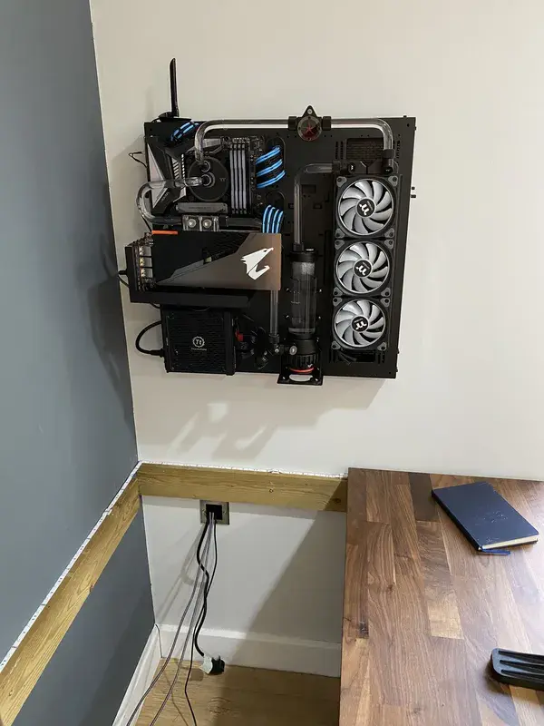 Wall mounted Core P5 PC