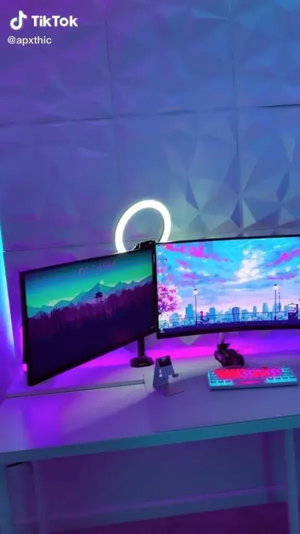 3D wall panel gaming setup