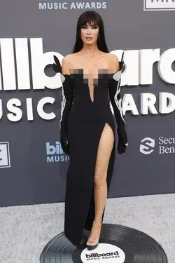 7 Foto Megan Fox Tak Dikenali di Billboard Music Awards, Mirip Kim Kardashian