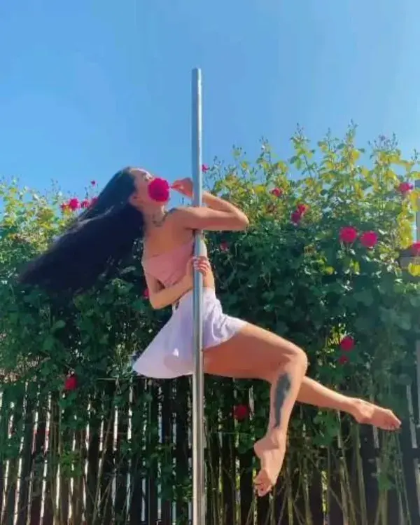 Tatarintseva poledance