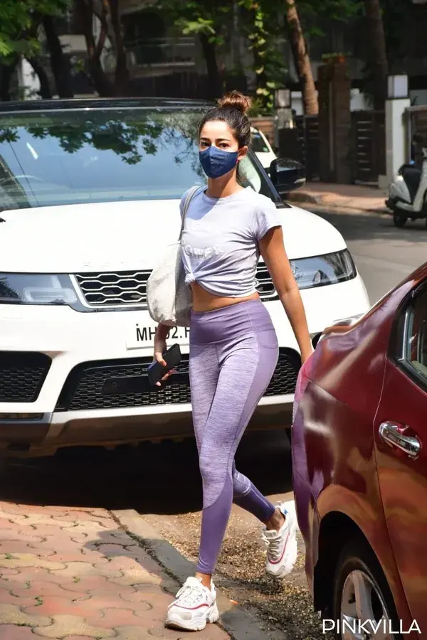 PHOTOS: Ananya Panday waves to paps as she heads for Yoga; Malaika Arora kicks off new week with workout