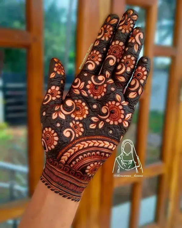 Short #Mehndi Design Ideas That Will Make You the Star of the Show!