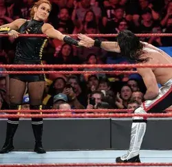 Becky Lynch & Seth Rollins 