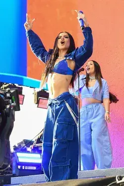 Becky G stuns us with Coachella performance in blue (April 2023)