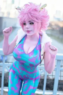 Mina Cosplay   