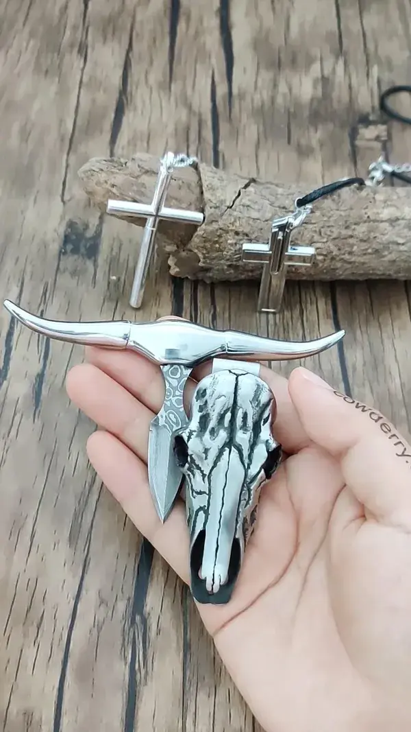 Longhorn Dagger Neckalce