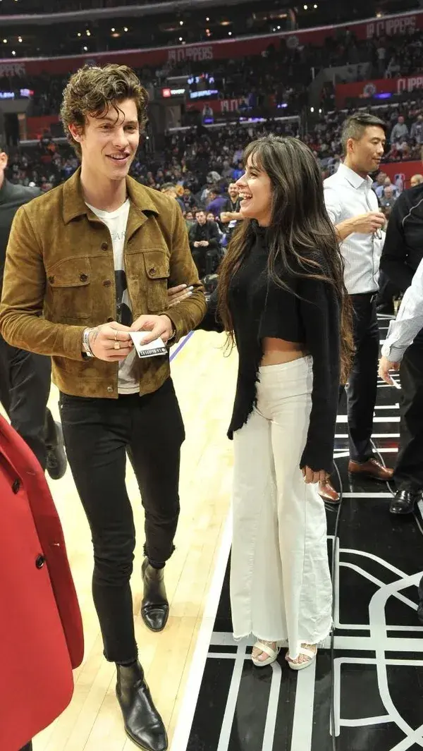 Shawn Mendes Camila Cabello Spotted Paparazzi Match