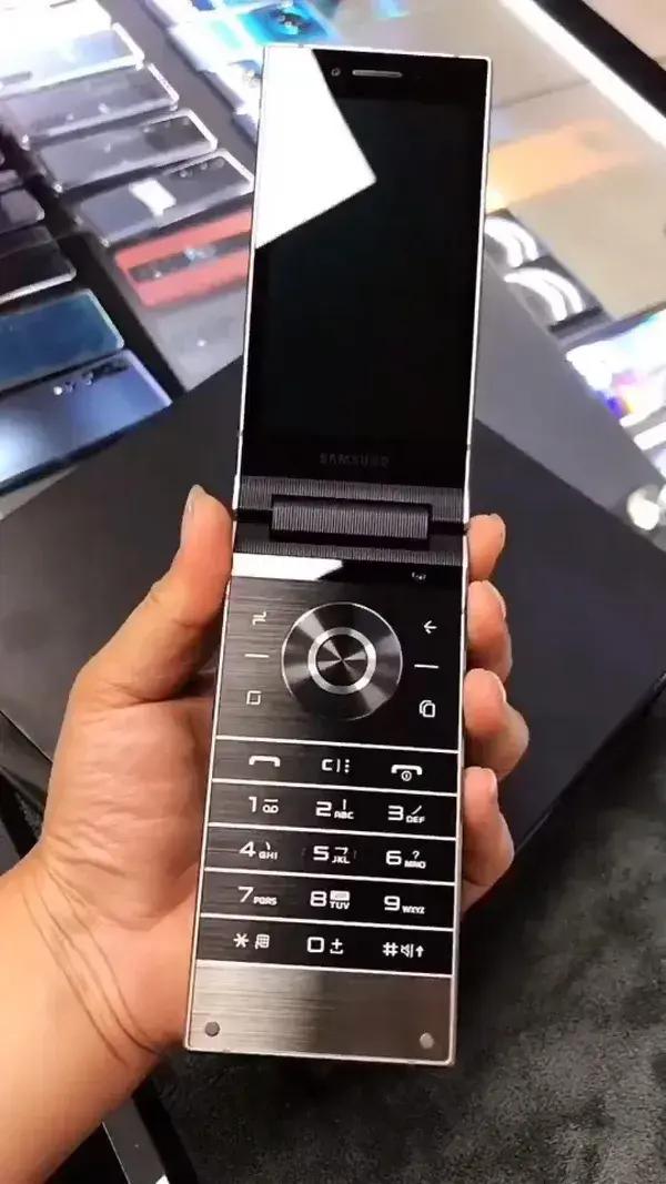 Foldable Phone