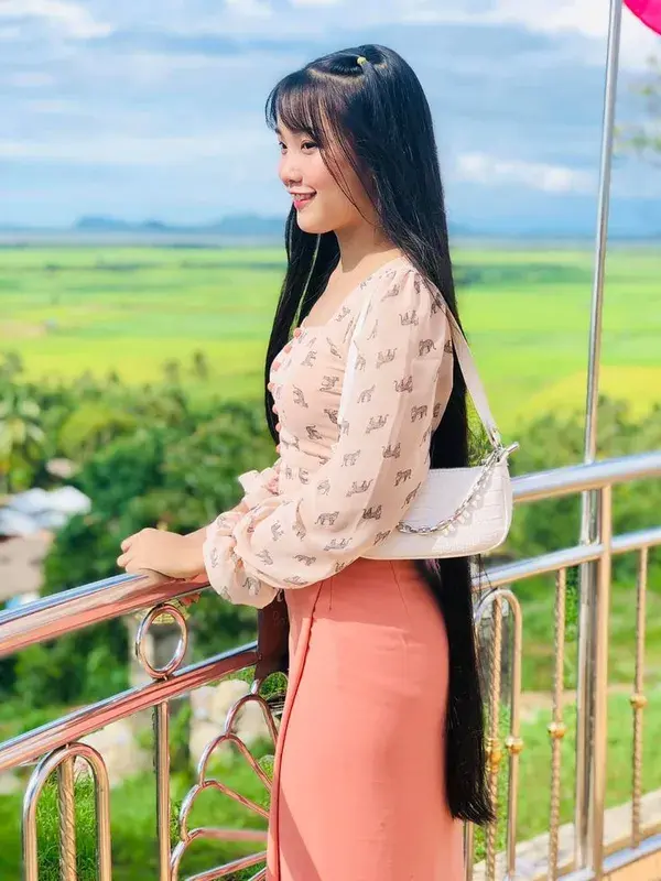 👸-𝐓𝐡𝐞𝐭 𝐇𝐧𝐢𝐧 𝐒𝐰𝐞 𝐙𝐢𝐧 🇲🇲