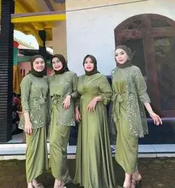 Inspirasi Baju Bridesmaid Hijab Instagram yang Elegan