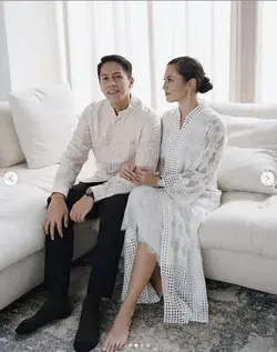 7 Pesona Pevita Pearce Datang ke Pengajian dan Akad Nikah Adik Arsyah Rasyid