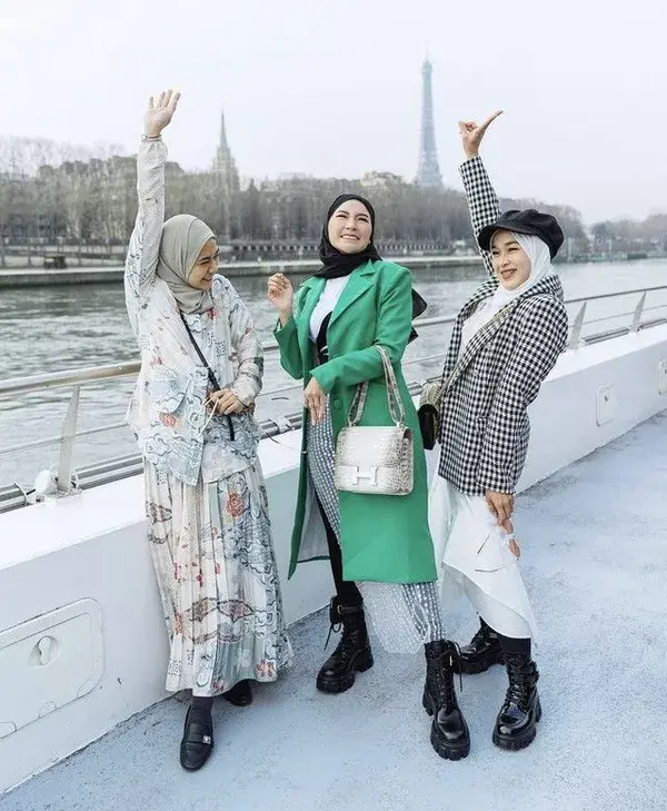 Bestie, 7 Foto Shandy Purnamasari, Ririe Fairuz dan Mommy ASF di Paris