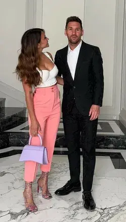 Story of Lionel Messi and Antonella Roccuzzo: A Tale of Romance (g