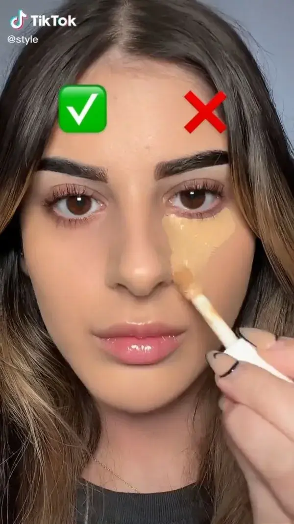 Facelift concealer 101 😍 Have u tried this yet?! Credits:@helin.dxski