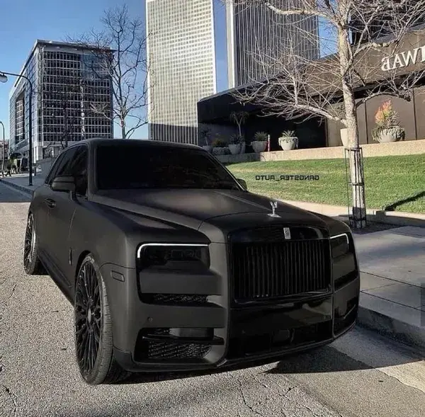 Black Rolls Royce’s 🕴🏾