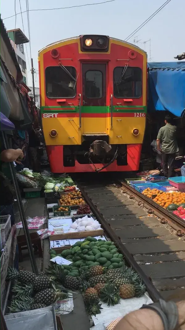 So Cool. Bit Scary! Add Maeklong Train Market to Your Bangkok Bucket List