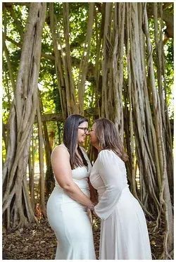 A Disney World Love Story With Stunning Light-Filled Portraits