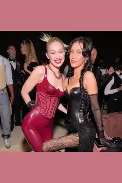 Gigi & Bella Hadid