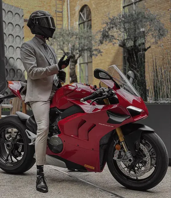 Ducati Panigale V4S man with suit