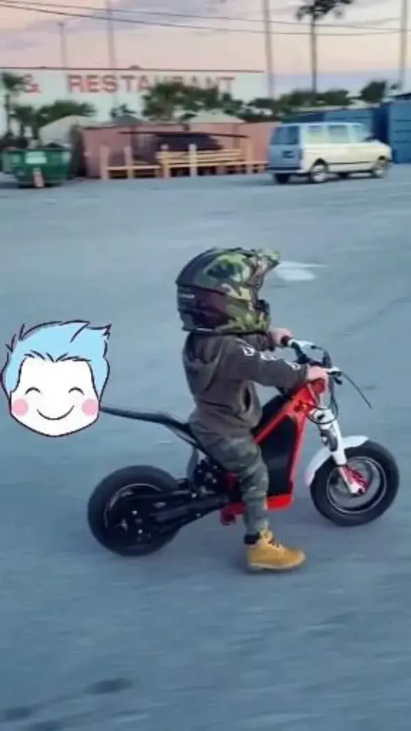 🏍🧑👏