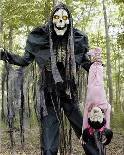 "Enchanting Outdoor Halloween Decor to Wow Your Neighbors"