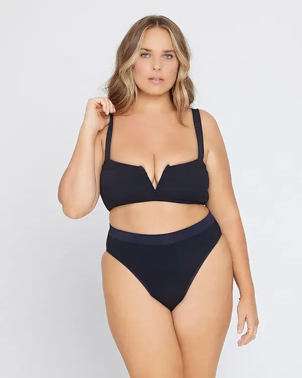 L*SPACE - RIBBED LEE LEE BIKINI TOP - Black / DD CUP