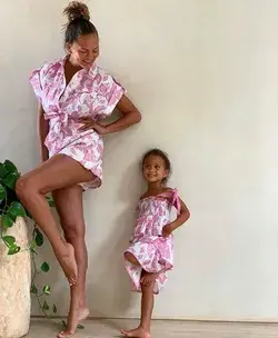 Chrissy Teigen Twins With Daughter Luna