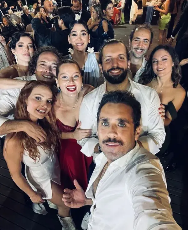 Pelin + Melo + FiFi + Ferit + Erdem + Seyfi