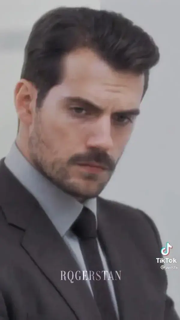 If bad , why Hot 🥵 Henry Cavill