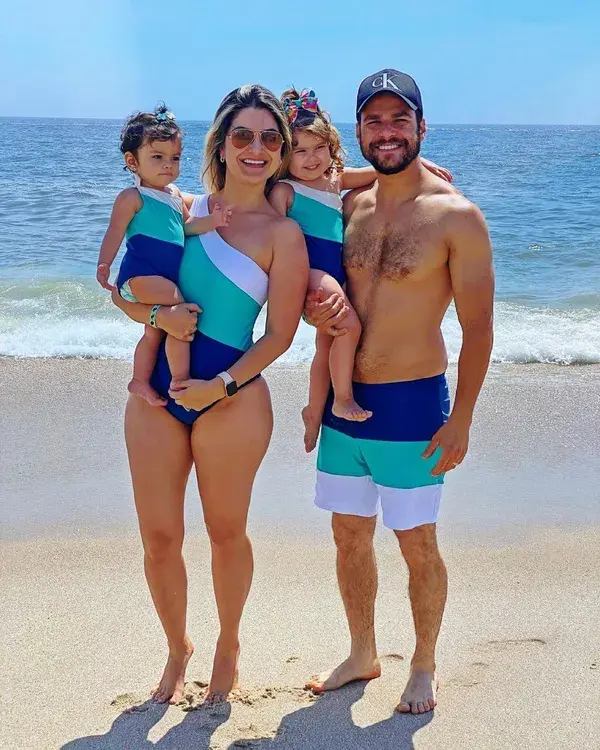 Color Block Family Matching Swimsuits🏊👙 📷@luizagallicabral #matchingoutfits #matchingswimsuits
