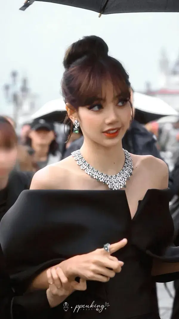 LISA at the Bulgari Mediterranea Event in Venice! #LISAatBvlgariRunway