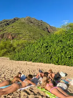 Beach hawaii with friends